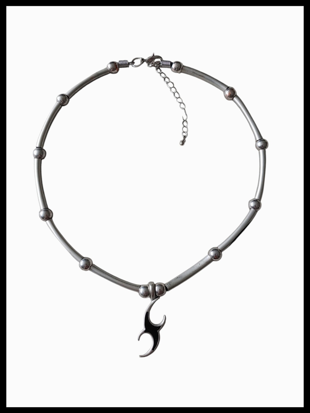 Y2K Tribal Beaded Choker Necklace with Sculpted Pendant